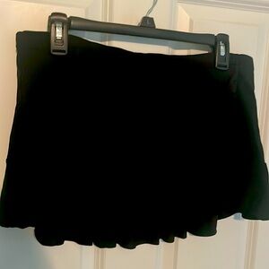Athleta women’s swim skirt Large. EUC. Worn once  Blsck